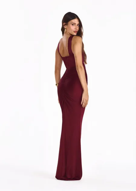 Vestido de Malha Longo com Saia Franzida e Argola no Busto Mari Vinho Vestido de Malha Longo com Saia Franzida e Argola no Busto Mari Vinho